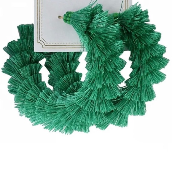 Fun Fluffy tassel hoop earrings - Picture 3 of 4